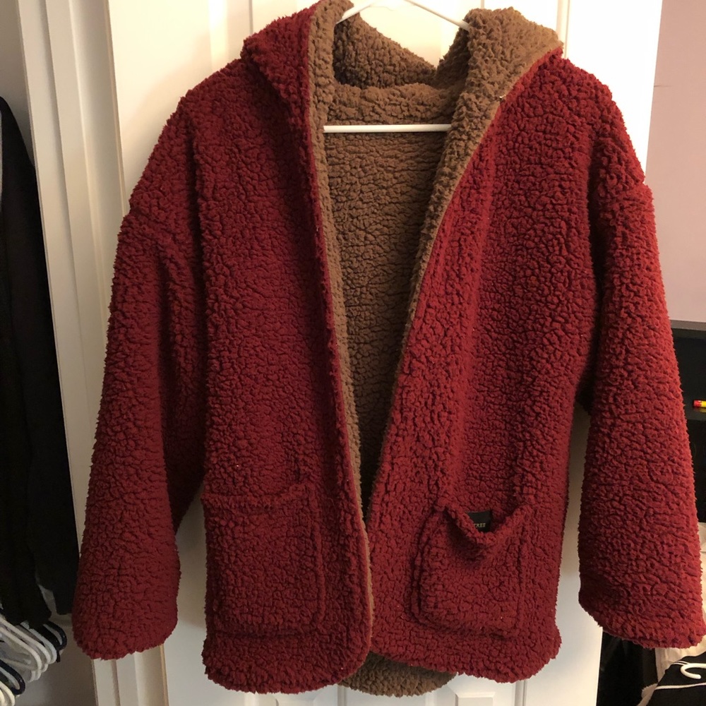 Fuzzy reversible jackets